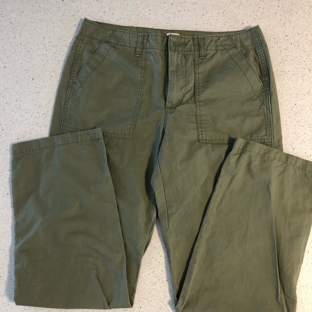 Levi’s khaki pants, women’s